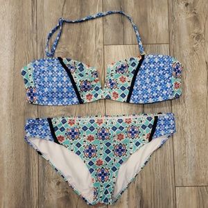 Bikini set w detachable straps